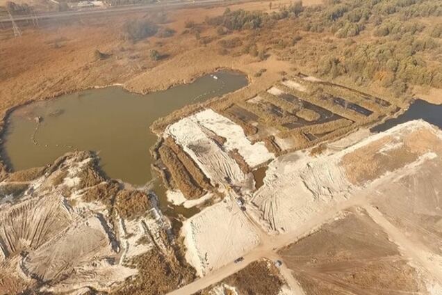 Под Киевом обнаружили нелегальные песчаные карьеры: опубликовано видео