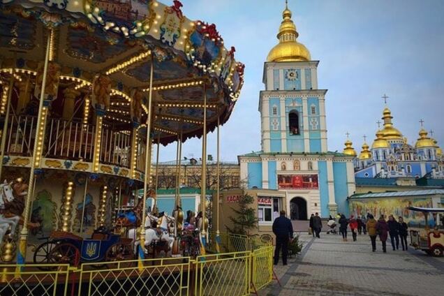 Михайловская площадь стала центром новогодних развлечений