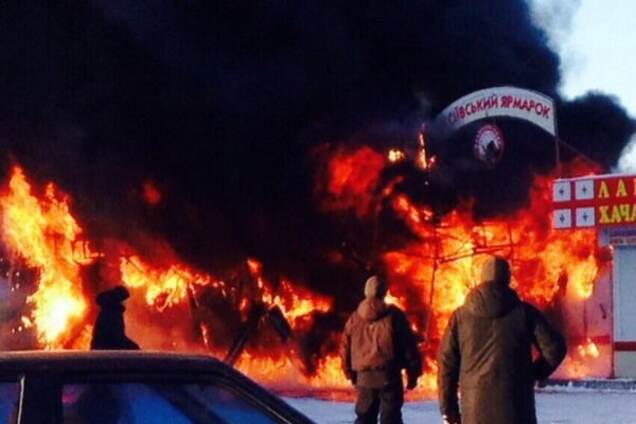 В Харькове загорелся рынок: опубликованы фото и видео