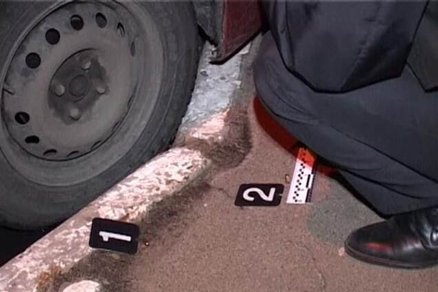 В Киеве возле многоэтажки застрелили мужчину