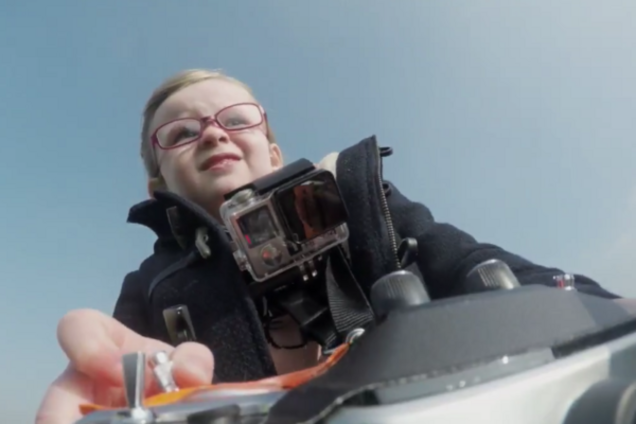 Volvo 'доверила' краш-тест нового грузовика FMX 4-летнему ребенку