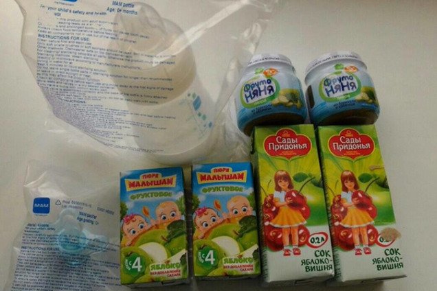 Для детей по-братски: в Луганске показали просроченную гуманитарку из России