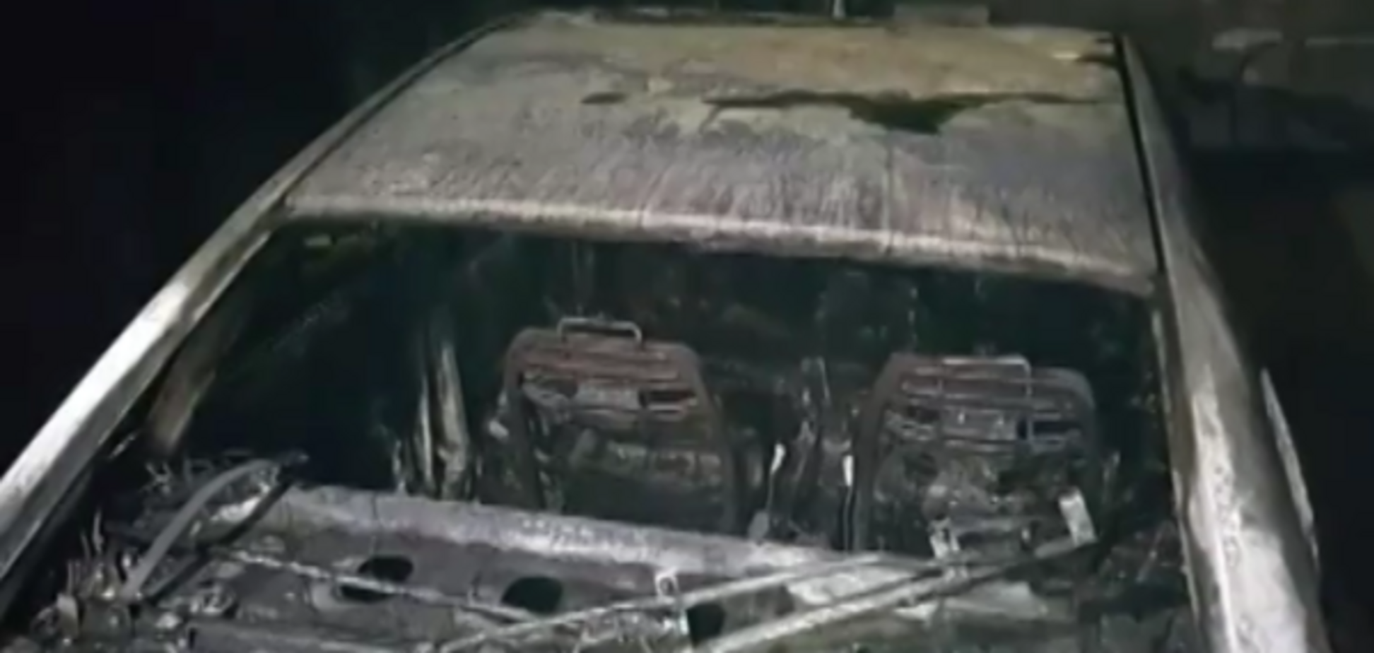 На подземном паркинге в Киеве сгорел автомобиль