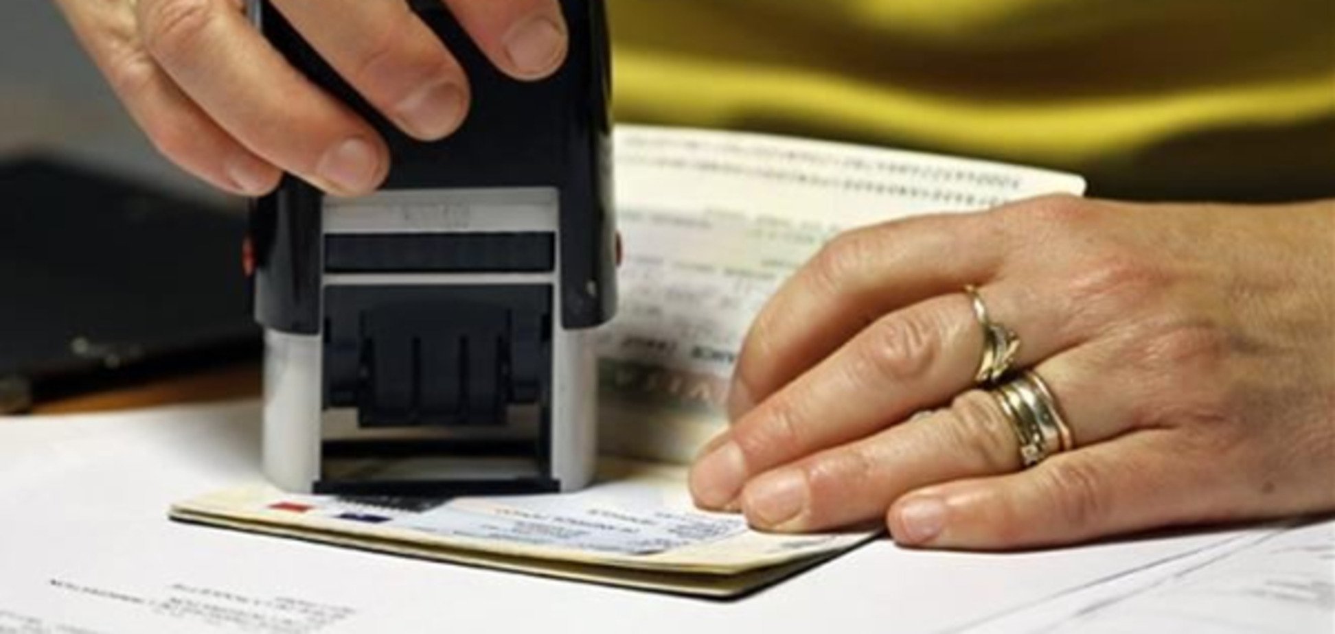 Турчинов анонсировал визовый режим с Россией