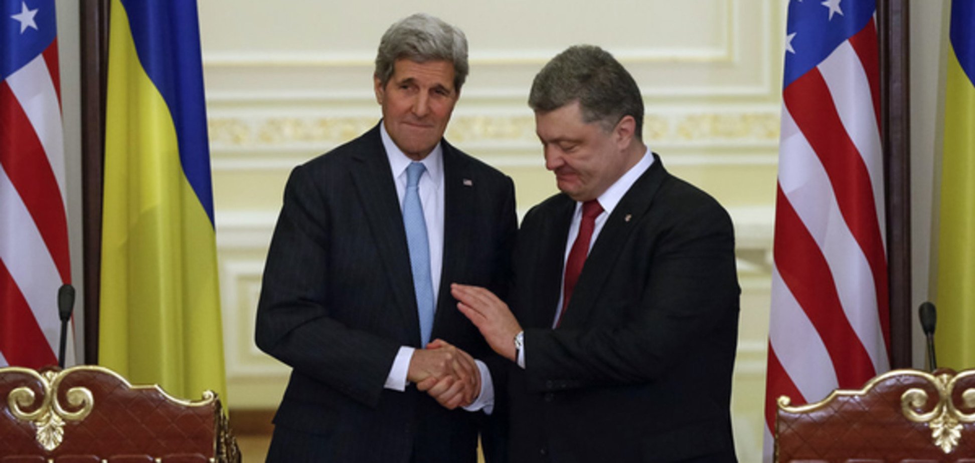 Порошенко обговорив з Керрі ситуацію на Донбасі й санкції проти Росії