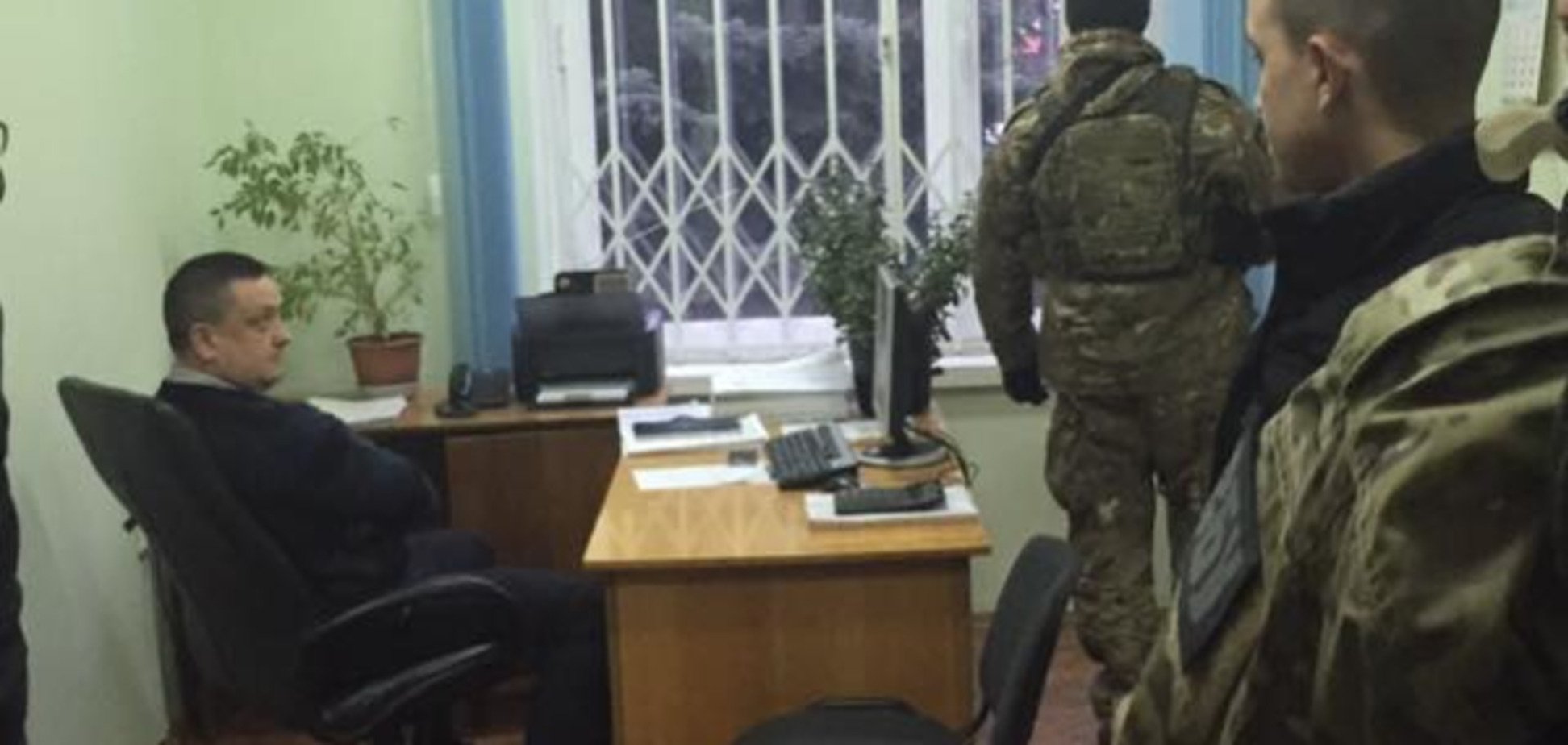 Руководителей фискальной службы Черновцов задержали за взятку 65 тыс грн