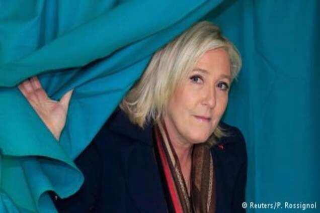 Кредиты Путина и 'мусульманский' скандал: главные скандалы года вокруг семьи Ле Пен