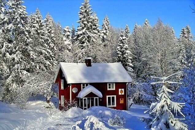 Зимнее настроение: 13 сказочных заснеженных домиков
