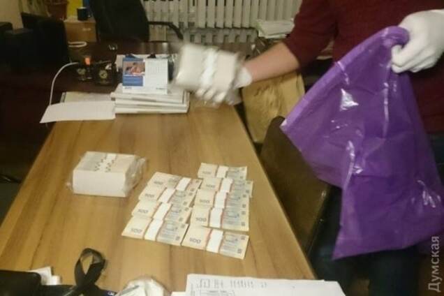 'Антикоррупционную' подчиненную Саакашвили поймали на взятке в 1,5 млн грн