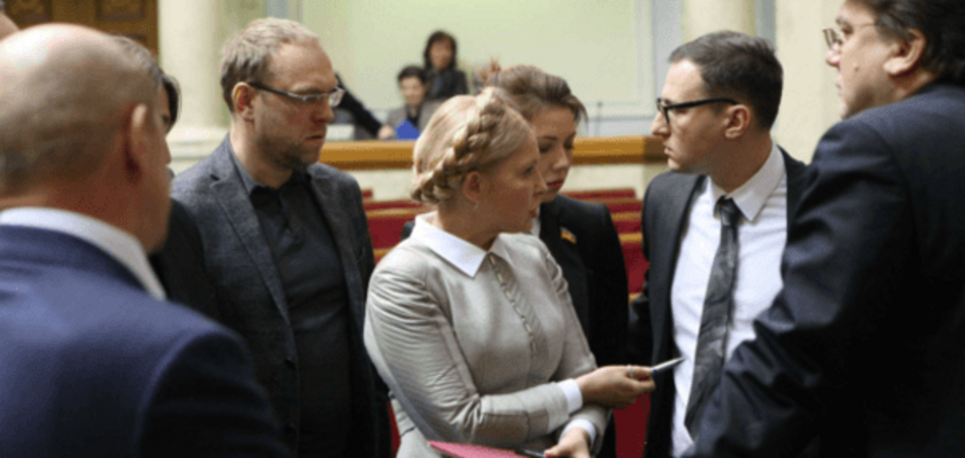 Новый раскол коалиции: 'Батьківщина' выступила против децентрализации и призвала к отставке Яценюка