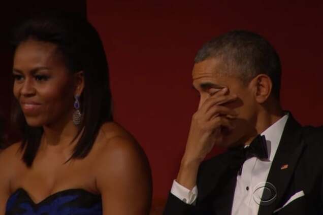 Обама не сдержал слез во время выступления Ареты Франклин: видеофакт