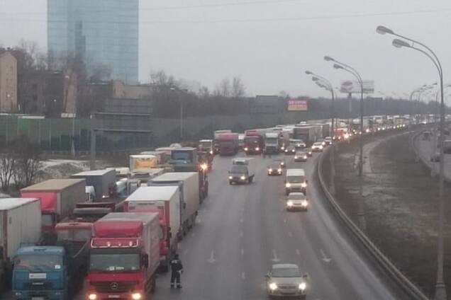 Путин струсил: из-за протеста дальнобойщиков полиция перекрыла МКАД