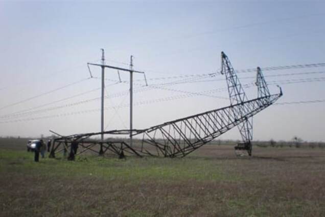 Яценюк рассказал, кто мог взорвать ЛЭП в Крым