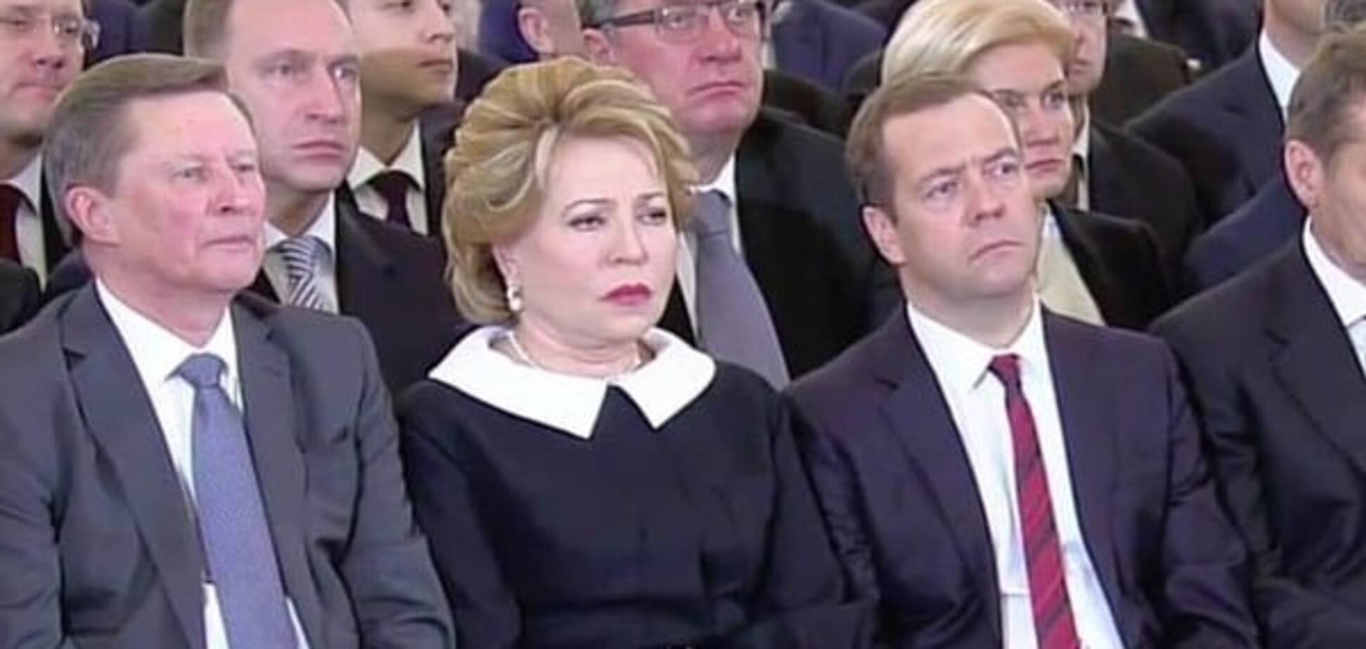 Медведев и Ко сделали 'траурные' лица во время выступления Путина: фотофакт