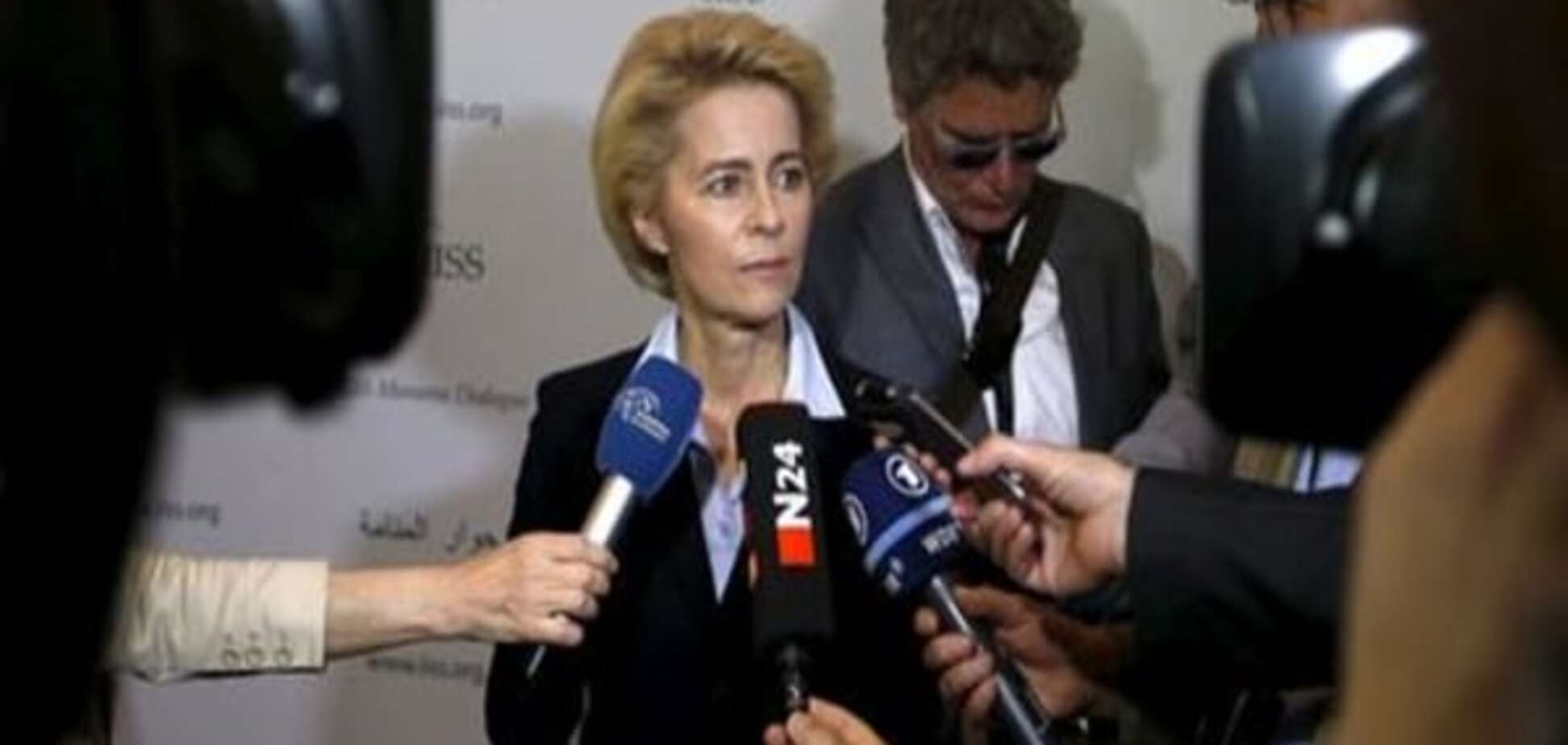 Глава міноборони Німеччини виключила відправку наземних військ у Сирію