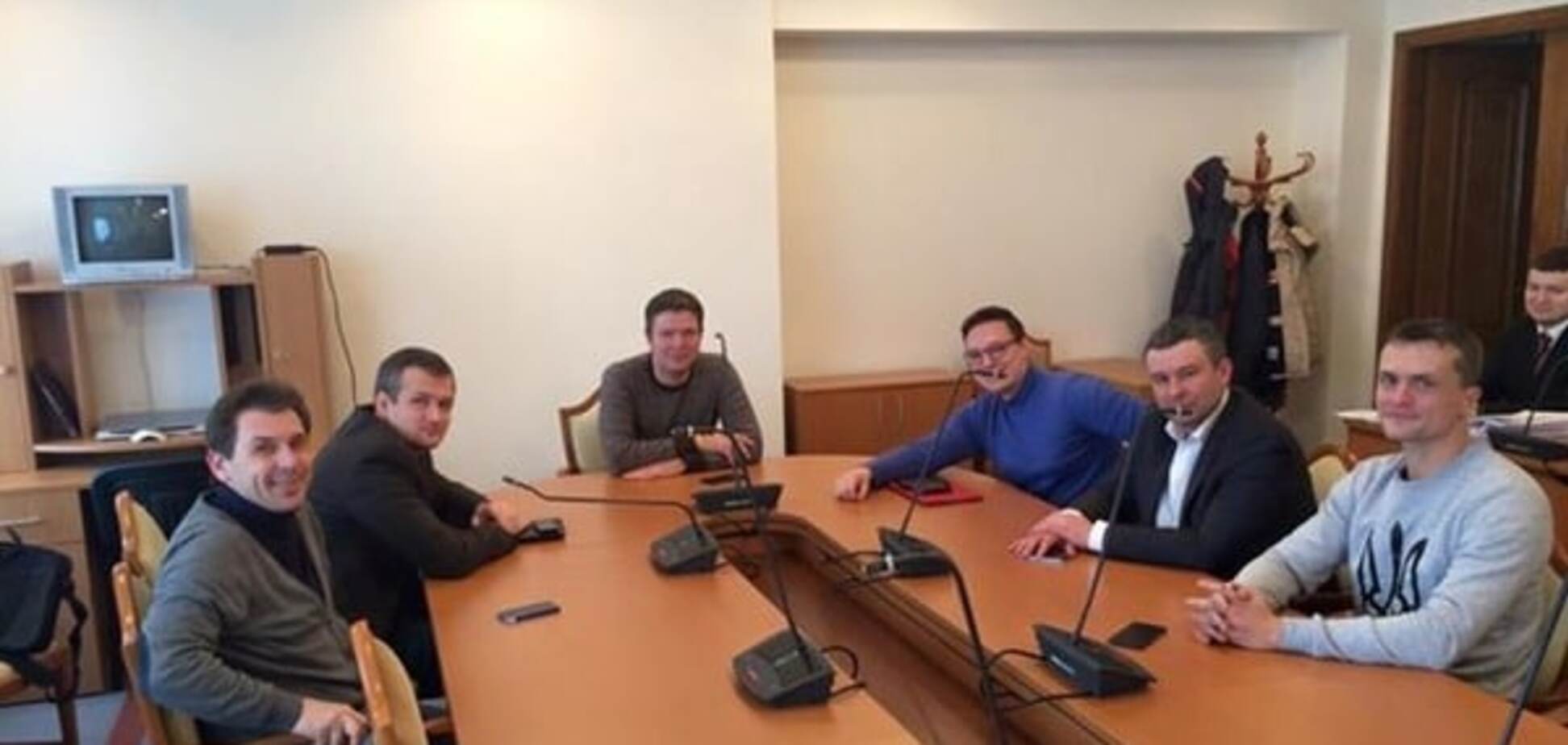 В Кривом Роге вновь сорвали заседание комиссии по расследованию фальсификаций на выборах