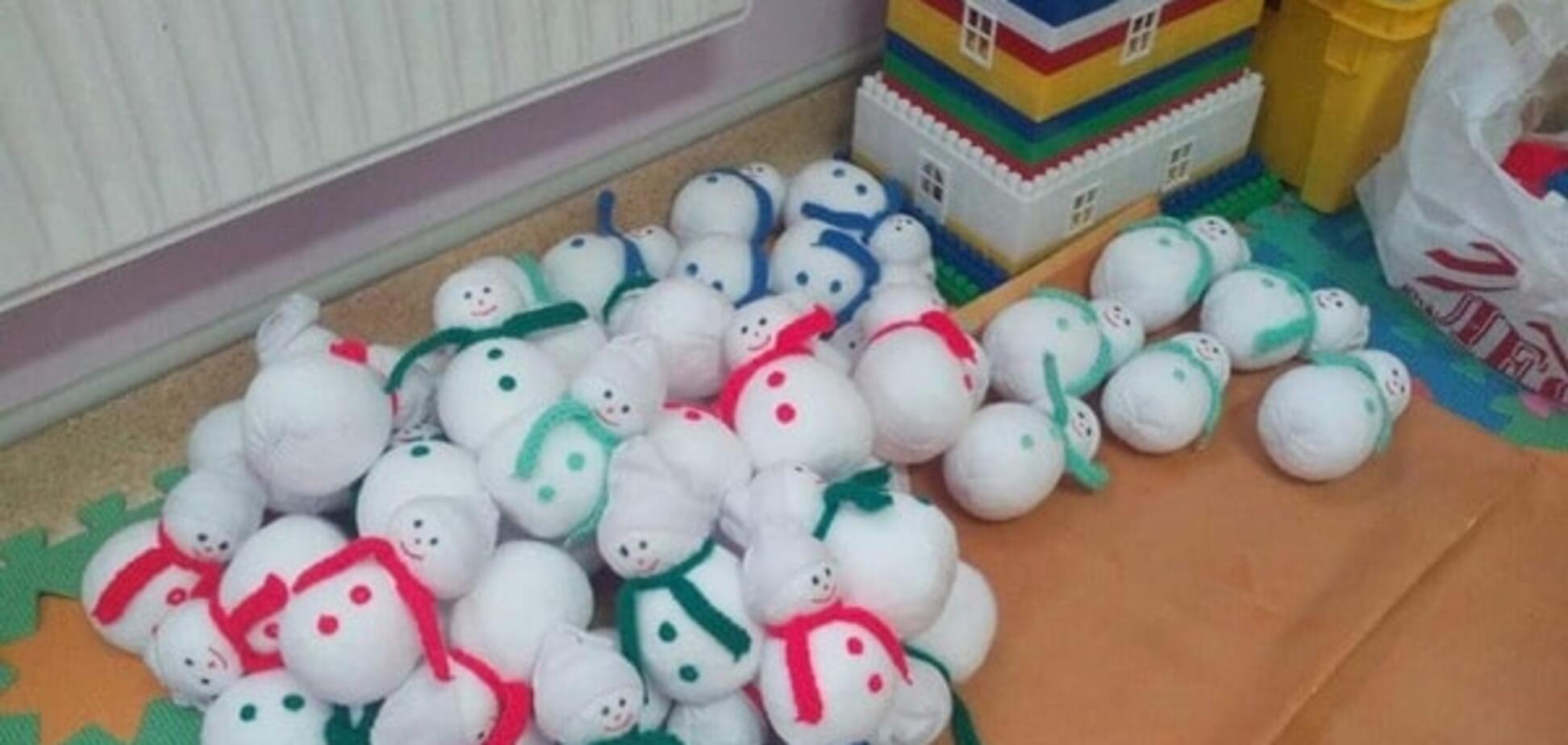 Школьники из Черкасс делают снеговиков, чтобы спасти больного малыша