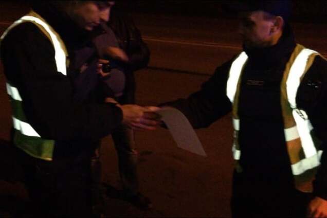 Ужгородские полицейские оштрафовали сами себя: опубликованы фото и видео