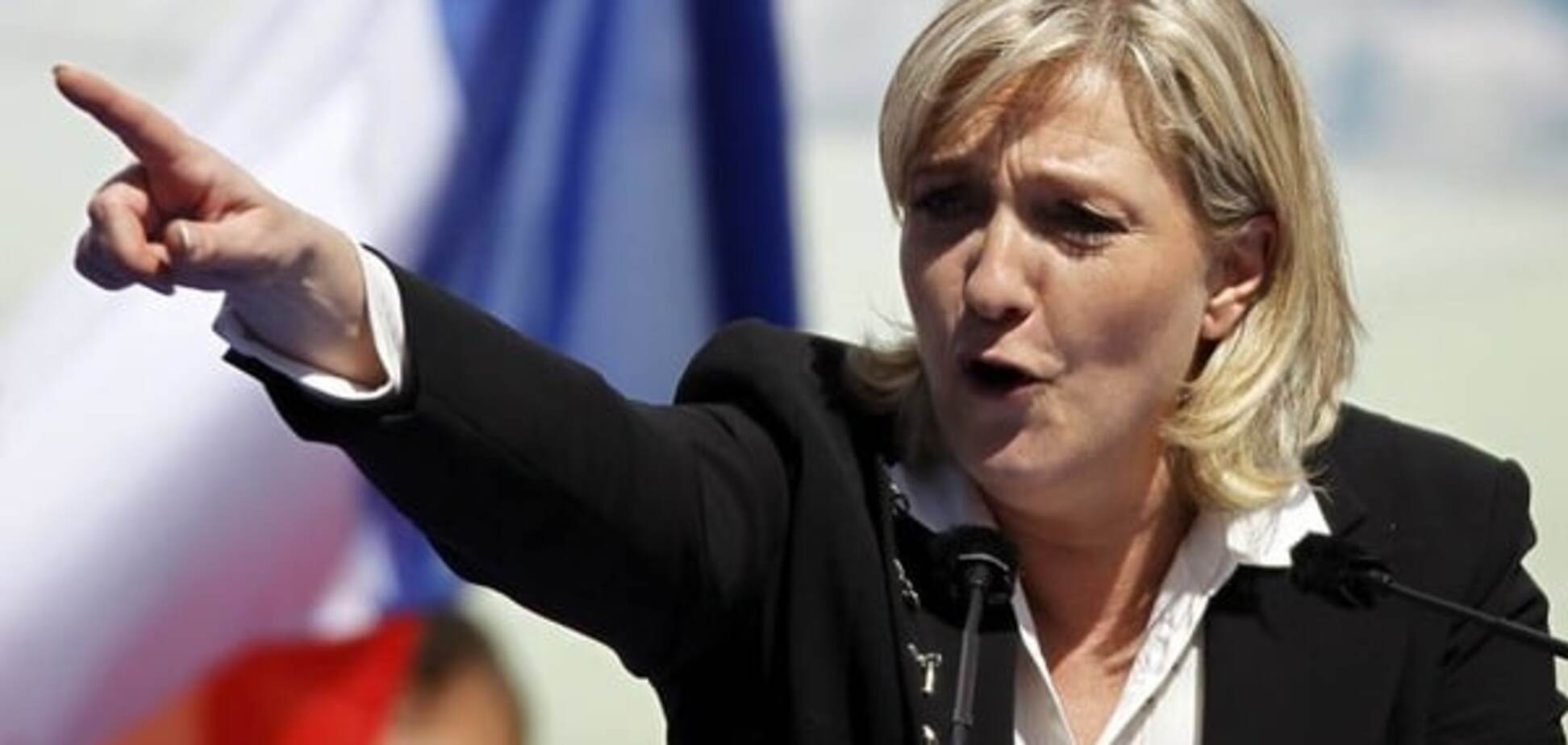 Вибори у Франції: партія Олланда намагається завадити перемозі 'Національного фронту'