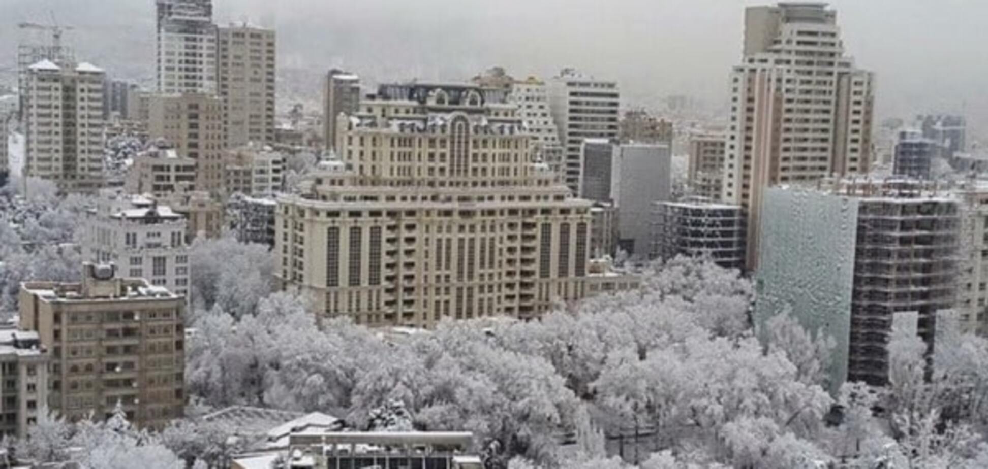 В жарком Иране выпал снег: фоторепортаж с заснеженных улиц