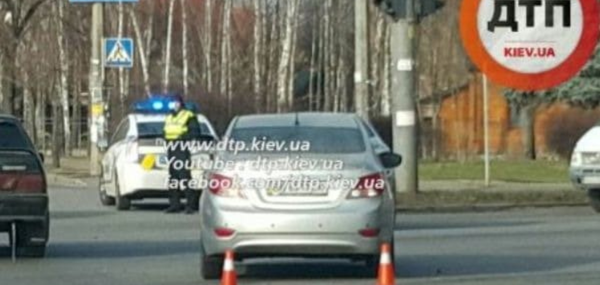 Полный Hyundai: в Киеве в ДТП попали автомобили-близнецы