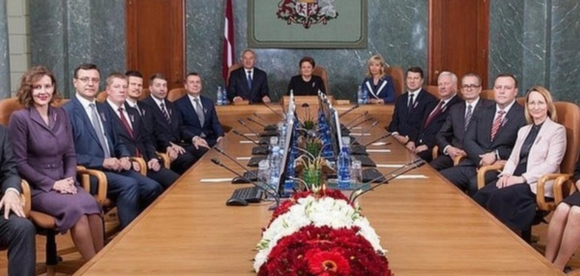Не здатні керувати: уряд Латвії пішов у відставку
