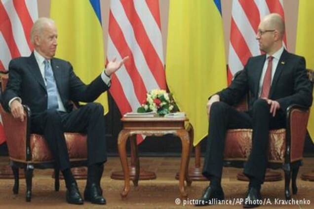 Байден: Росія має сплатити ще вищу ціну у разі невиконання Мінських угод