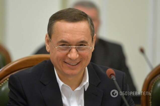 'Ви - олігарх?' - 'Ні, я кістяк державності'. Микола Мартиненко почав смішну кампанію самовідбілювання