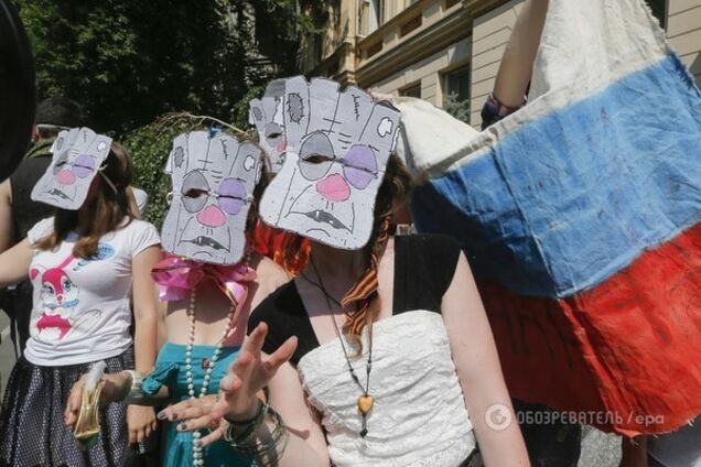 Бабченко: они сажают ученых, а потом удивляются - снова ё**ся спутник