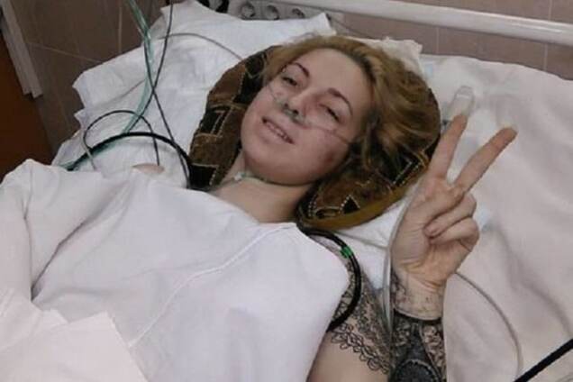 Болевой синдром: врач рассказал о состоянии попавшей в ДТП волонтера