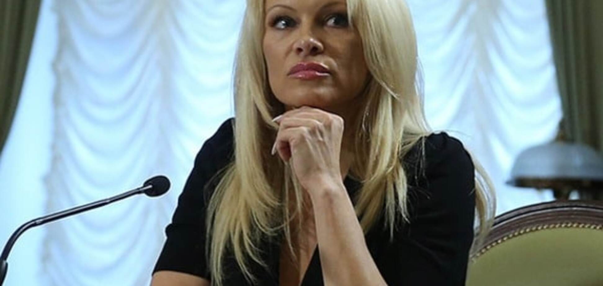 Памела Андерсон придумала 'неожиданный' талисман для российского ЧМ-2018