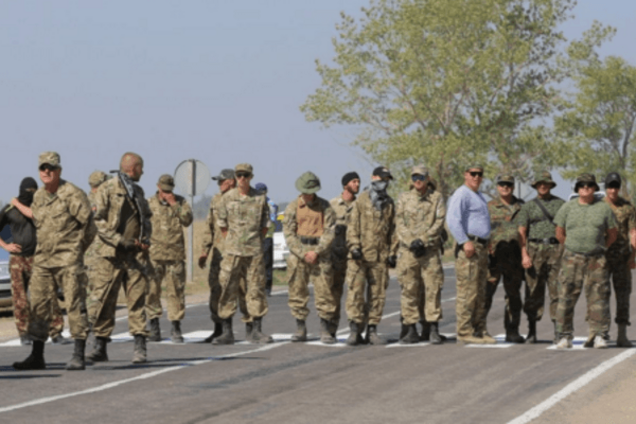 'Правый сектор' отказался от блокады Крыма из-за ссоры с Меджлисом