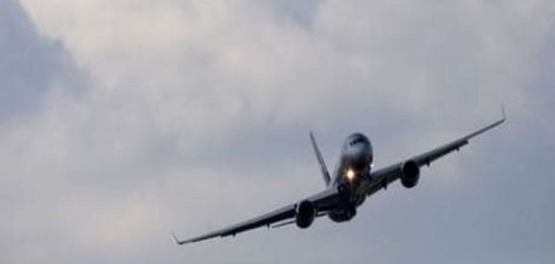 Літак, що летів із Сан-Франциско до Парижа, вимушено сів у Монреалі