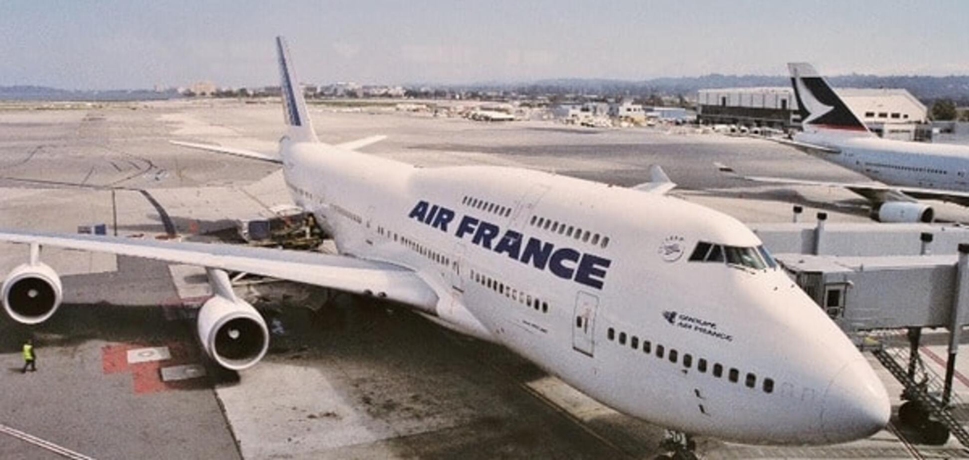 Снова теракт: лайнер Air France совершил экстренную посадку в Монреале