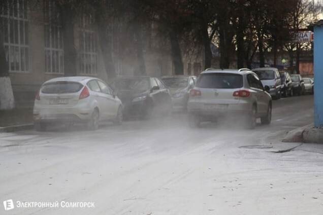 'Взрыв на макаронной фабрике': в Беларуси выпал 'снег' из муки. Фоторепортаж