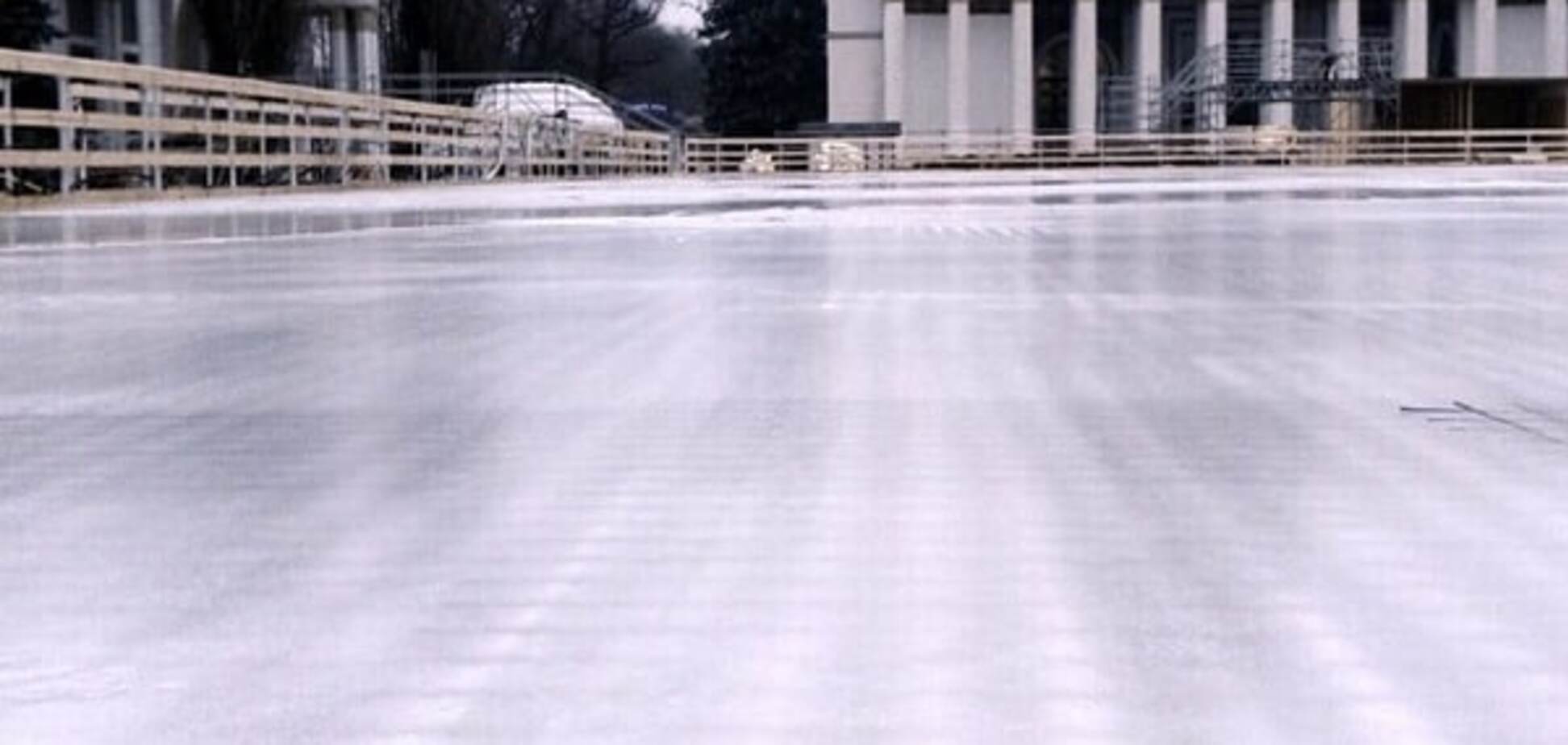 В Киеве появился новый огромный каток: фотофакт