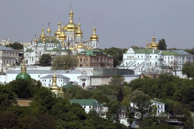 Церковь, деньги и политика: Евстратий Зоря рассказал о 'не украинской' лавре