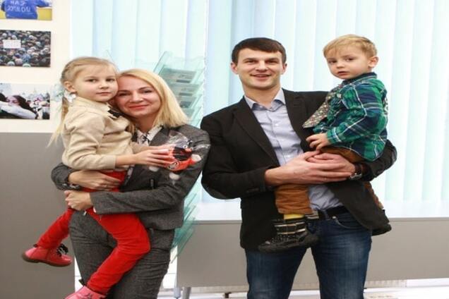 Почти 8 тысяч детей нашли родителей благодаря порталу 'Сиротству – нет!'