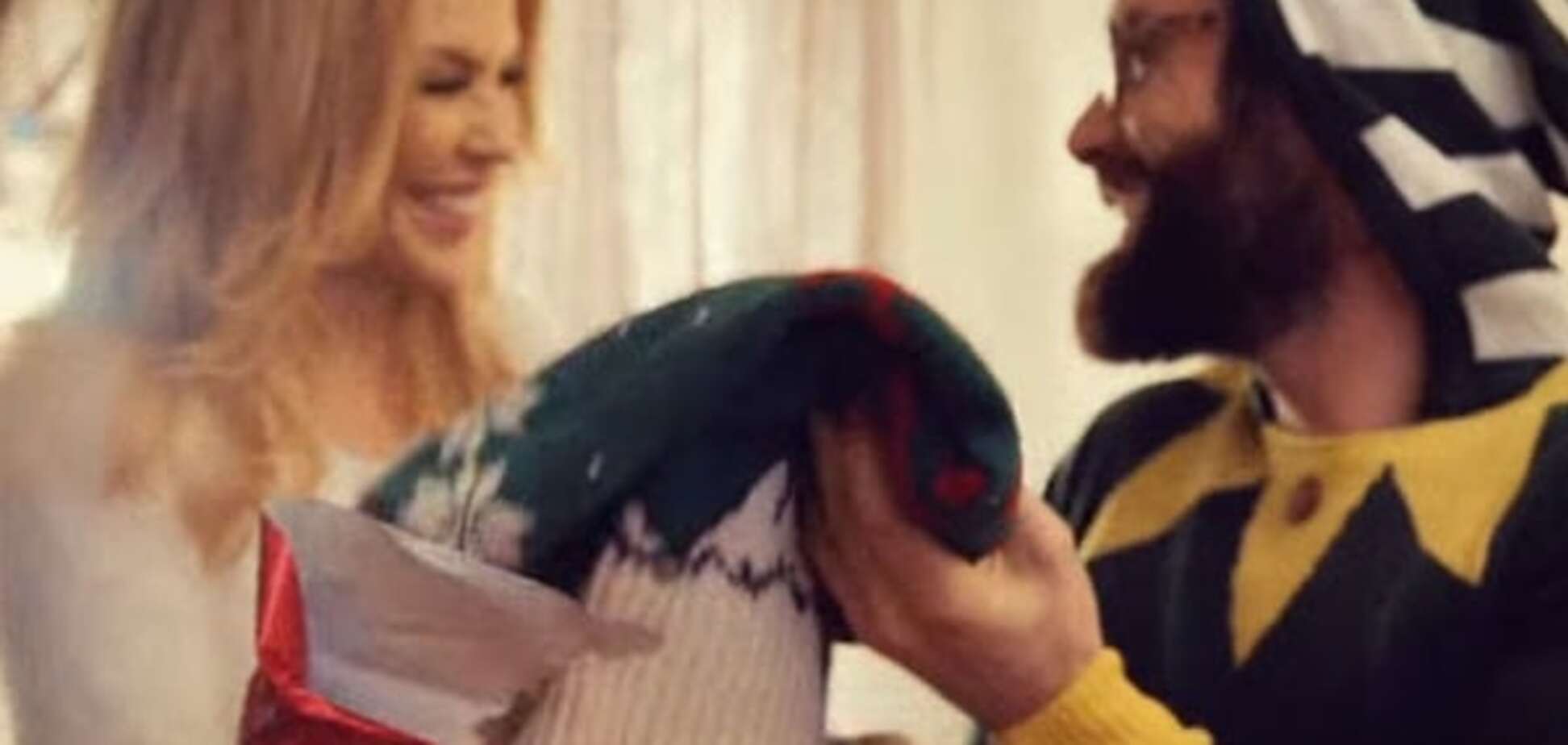 Кайли Миноуг сняла в рождественском клипе своего бойфренда