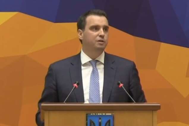 Абромавичус заявил об ужасающей волатильности гривни