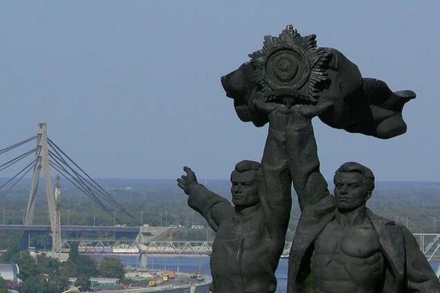 Півроку декомунізації: інструкція від влади, як 'забити і забути'