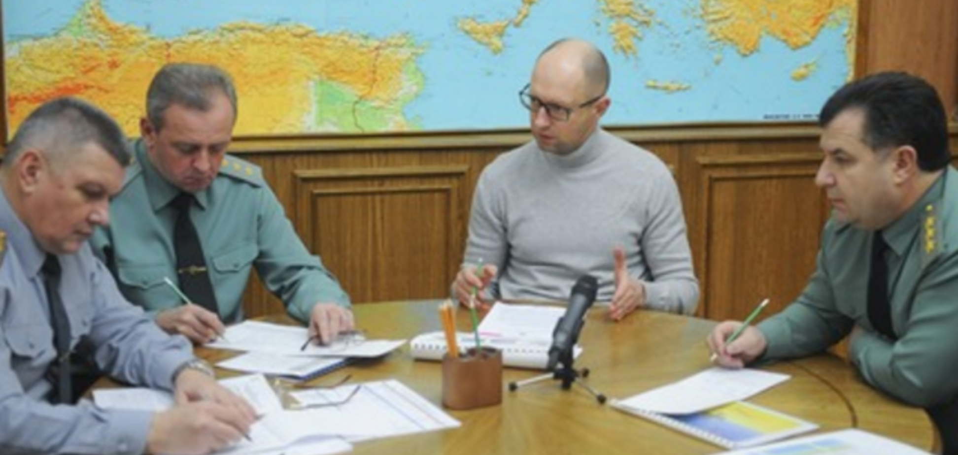 Пора платить. Яценюк провел совещание с силовиками по ситуации в зоне АТО