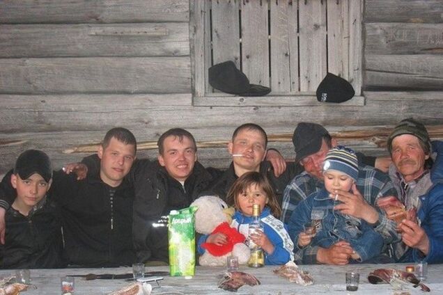 Почему Путин спаивает Россию