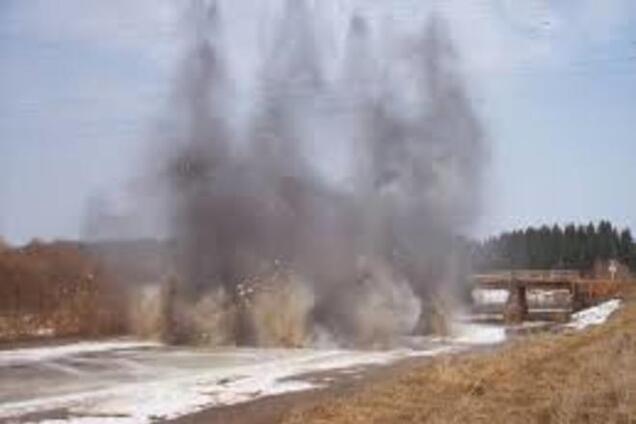 Под Дебальцево на фугасе подорвался комбат 'Львова', ранен начальник львовской облмилиции