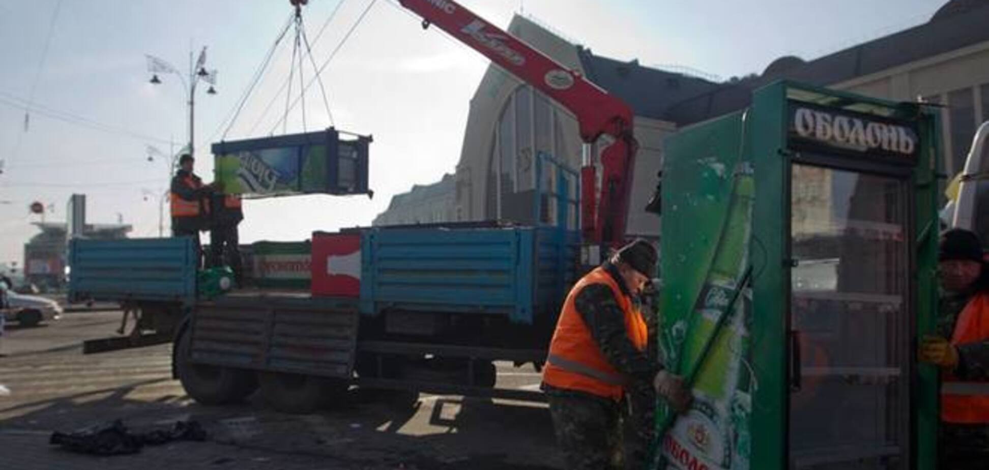 В Киеве патрульные в морозы будут греться в бесхозных МАФах