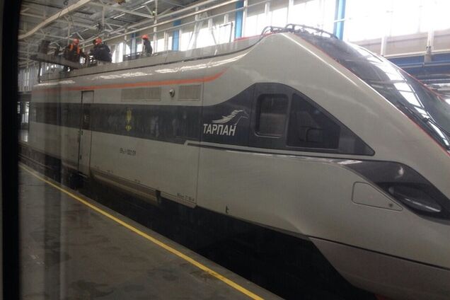 'Укрзалізниця' заменила 'Хюндаем' еще один поезд 'Тарпан'