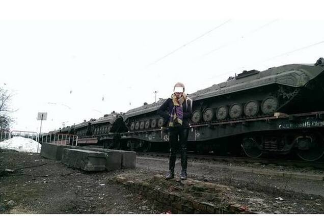 В прикордонний з Україною Таганрог прибув новий ешелон російських танків: фотофакт