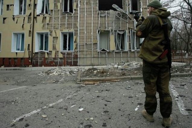 Новое ЧП на Донбассе: обстреляли Красноармейский район, есть раненые
