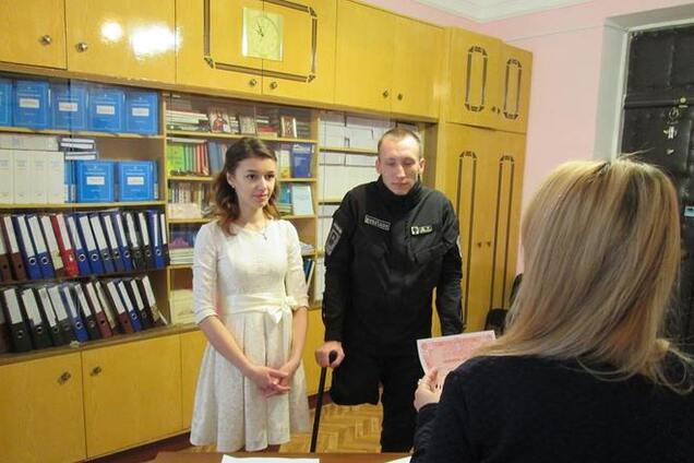 Боєць 'Азова' втратив ногу, але знайшов свою любов: зворушливі весільні фото