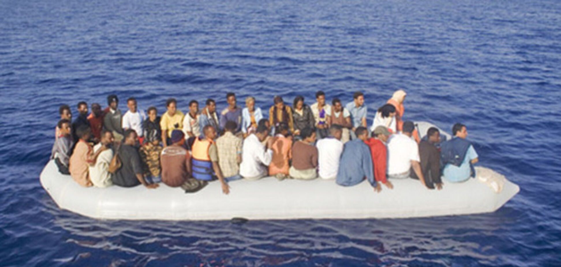  У берегов Европы в Средиземном море погибли около 300 беженцев из Африки 